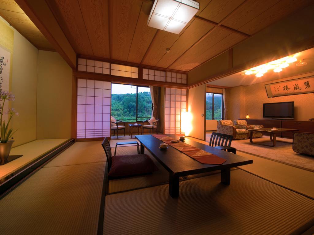 Suiranro Hotell Hitoyoshi Eksteriør bilde