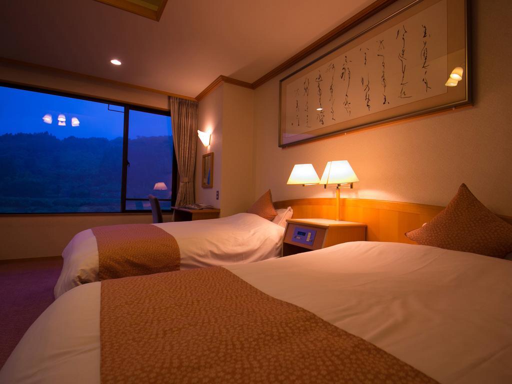 Suiranro Hotell Hitoyoshi Eksteriør bilde
